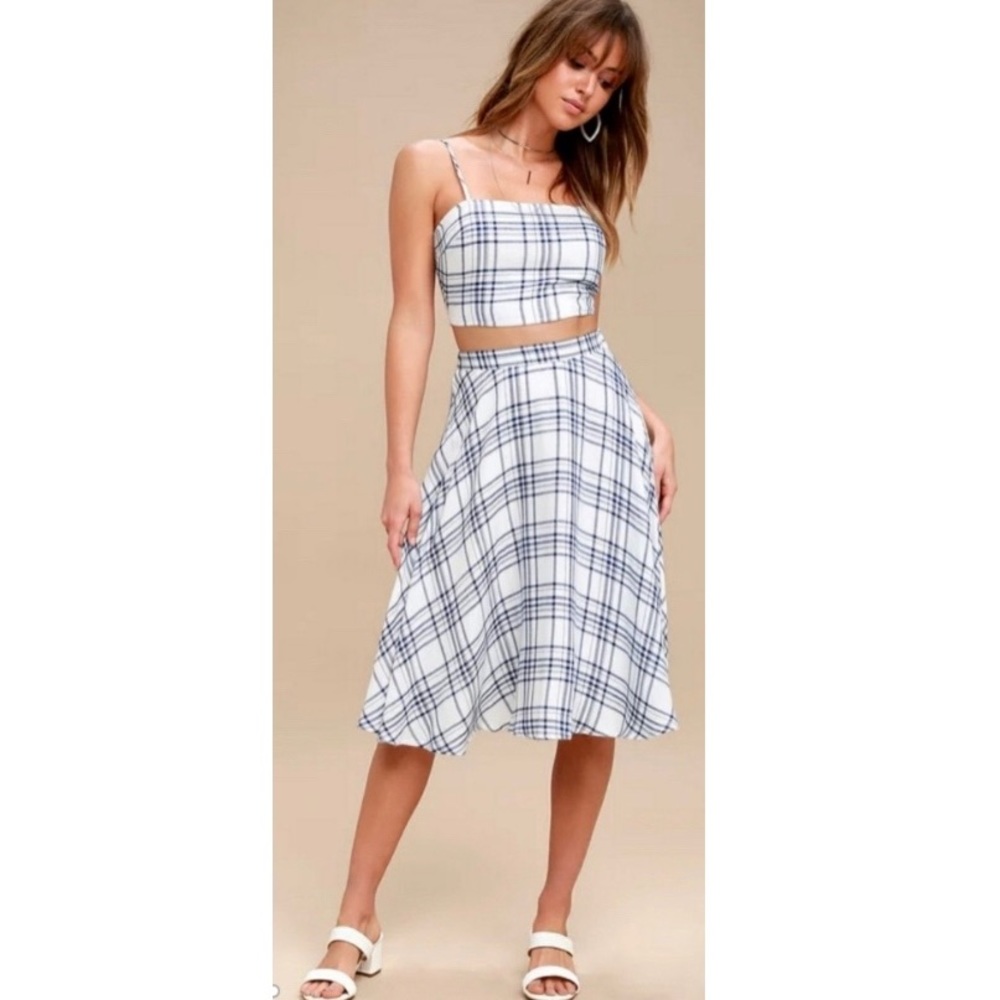 Lulu’s Warm Welcome Blue & White Plaid Crop Top